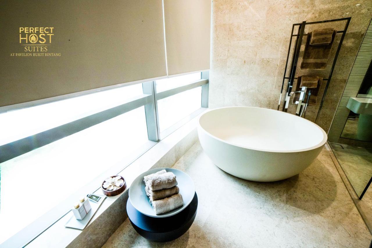 Ph Suites At Pavilion Bukit Bintang Kuala Lumpur Ngoại thất bức ảnh Bathroom at the hotel