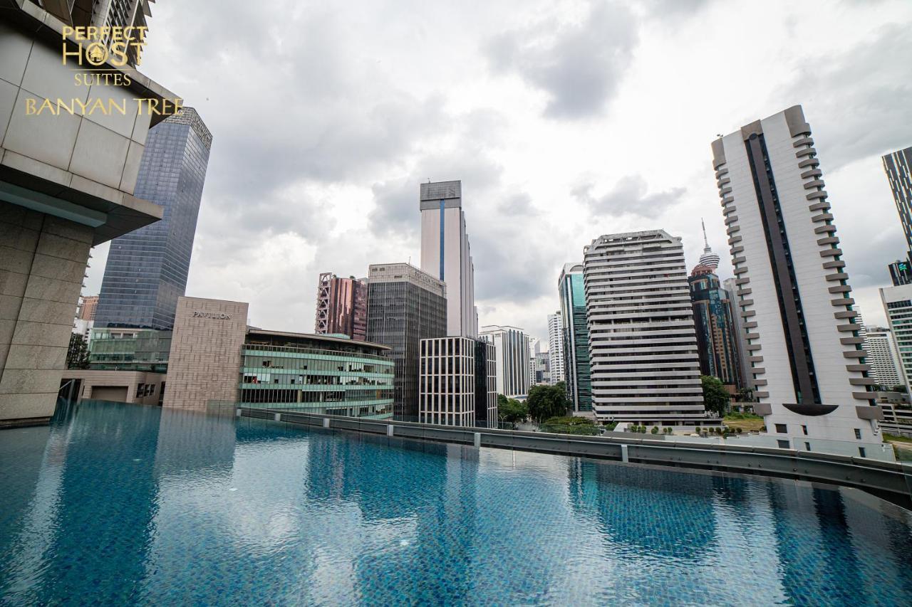 Ph Suites At Pavilion Bukit Bintang Kuala Lumpur Ngoại thất bức ảnh The swimming pool at the 33rd floor of the hotel